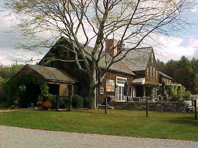 Building photograph for 395 UNDERMOUNTAIN ROAD